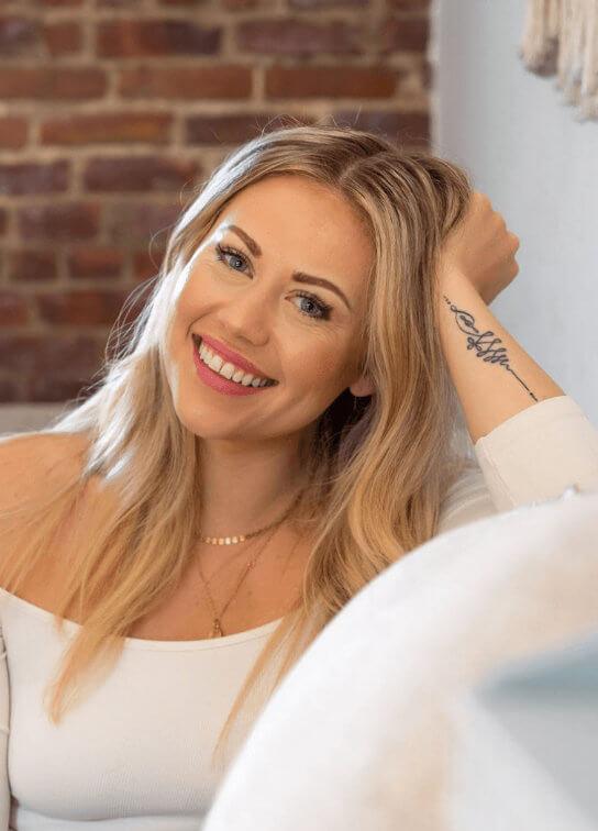 Amanda Huggins picture